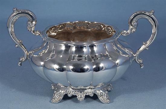 A William IV Irish silver sugar bowl, Width to handles 8 ¾”/225mm Weight 5 ¼”/135mm Weight: 16.7oz/474grms